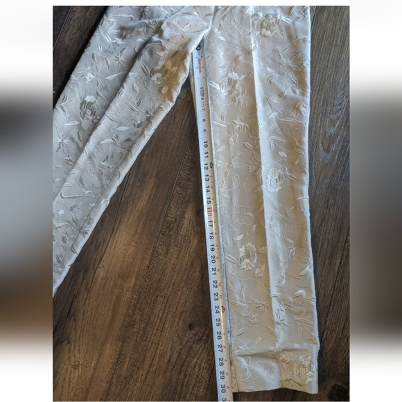 La Femme Gilar 100% Silk Beige on Beige Women's Embroidered Dress Pants Size 4. - Picture 7 of 12